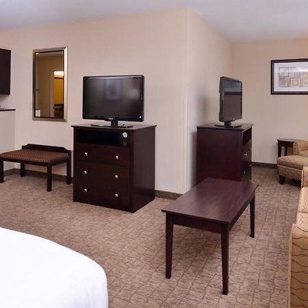 Holiday Inn Express & Suites Fairmont By Ihg Exteriör bild