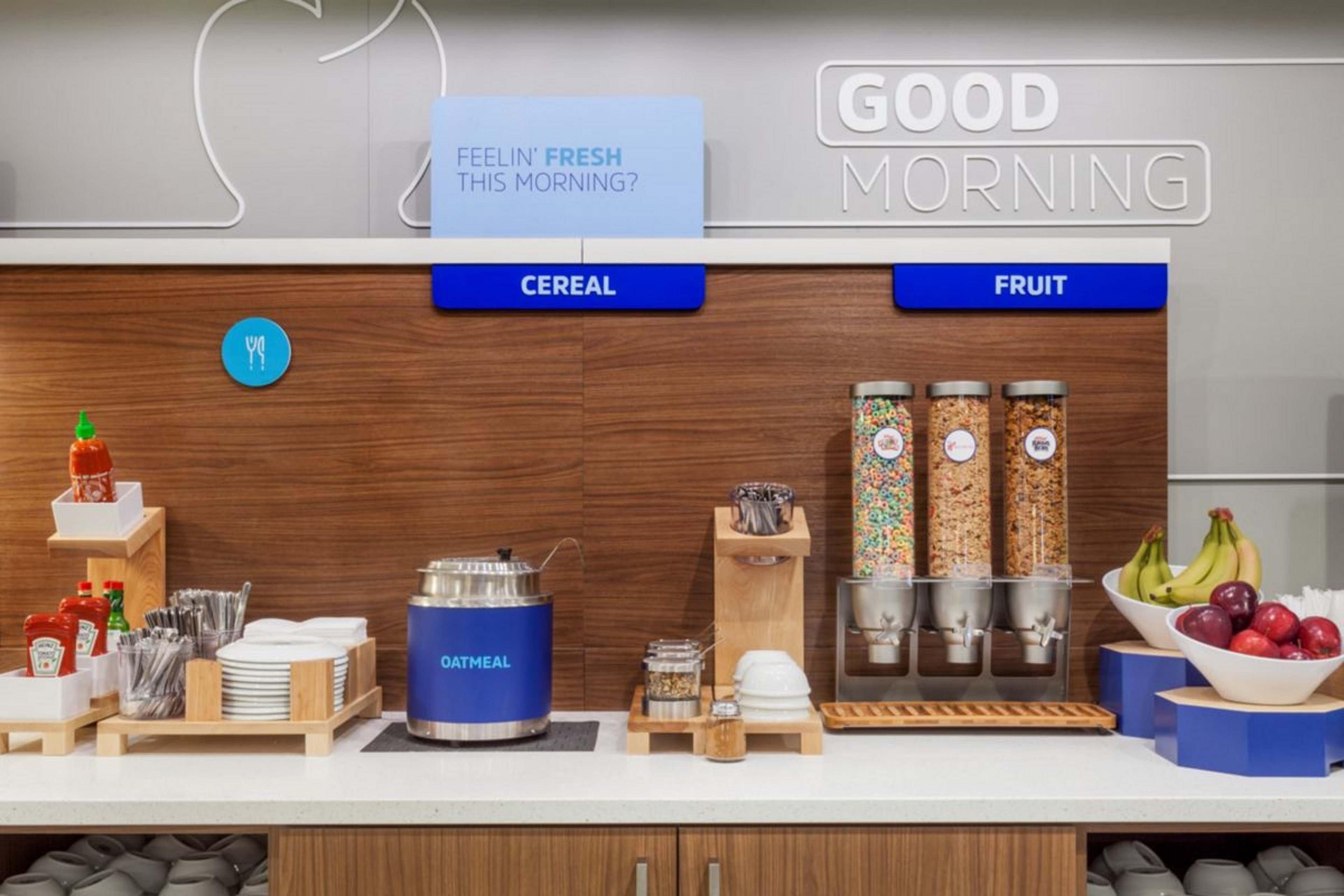 Holiday Inn Express & Suites Fairmont By Ihg Exteriör bild