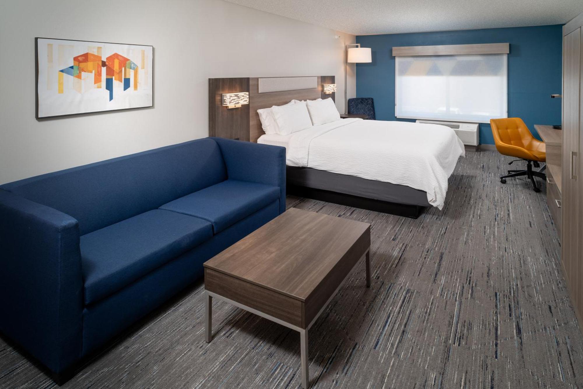 Holiday Inn Express & Suites Fairmont By Ihg Exteriör bild