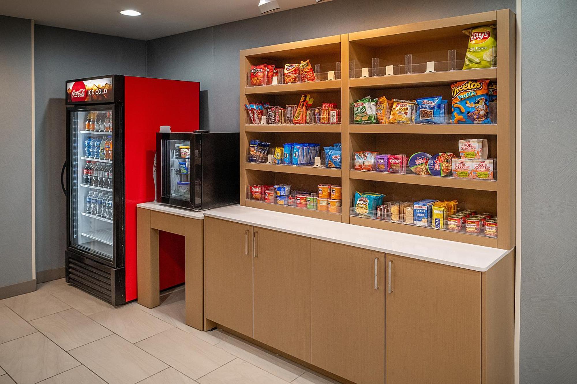 Holiday Inn Express & Suites Fairmont By Ihg Exteriör bild