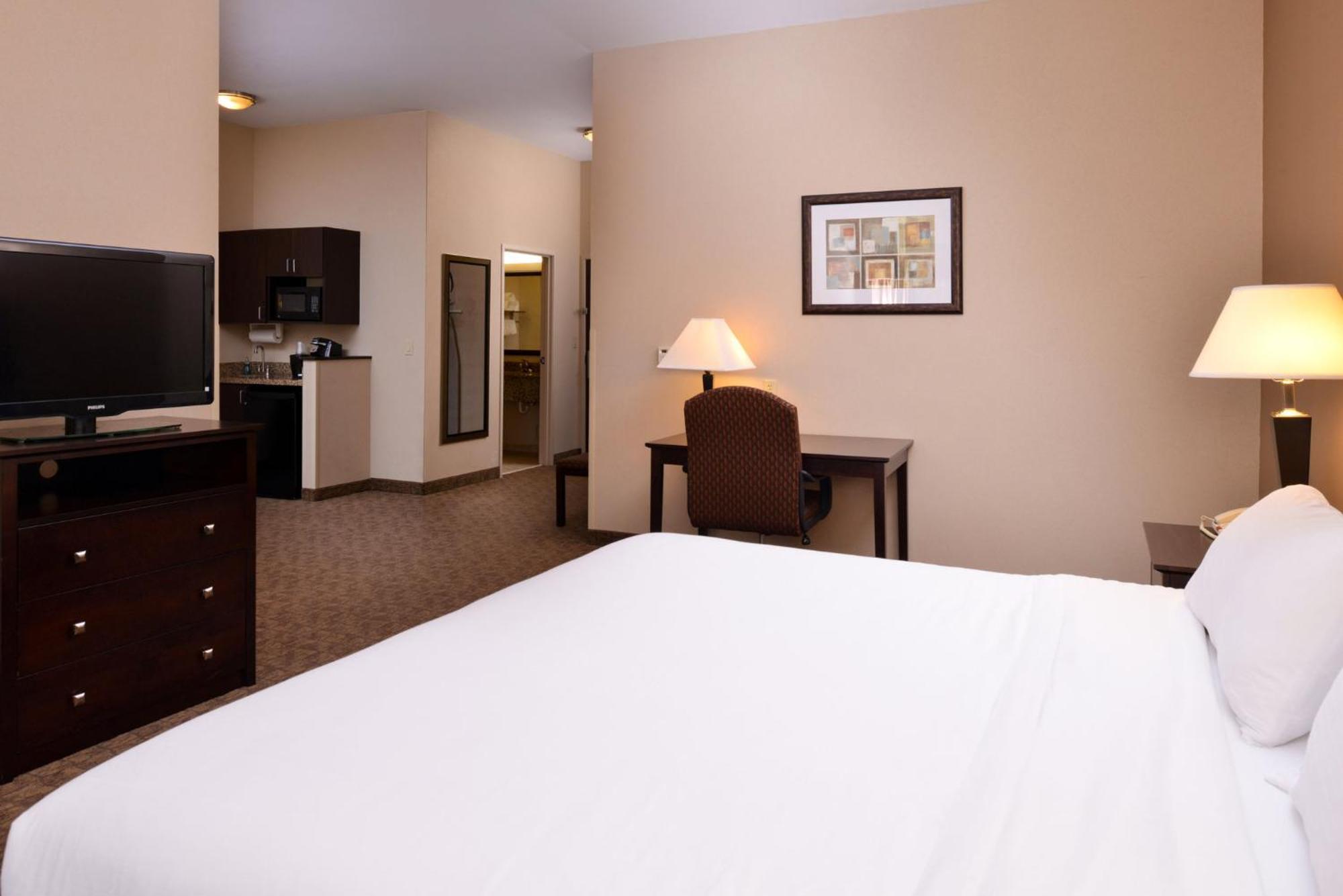 Holiday Inn Express & Suites Fairmont By Ihg Exteriör bild