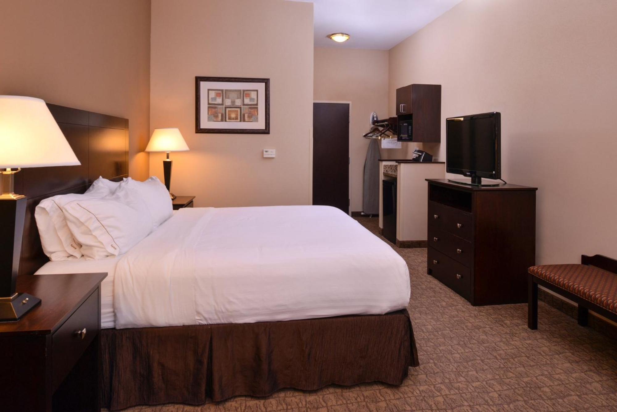 Holiday Inn Express & Suites Fairmont By Ihg Exteriör bild