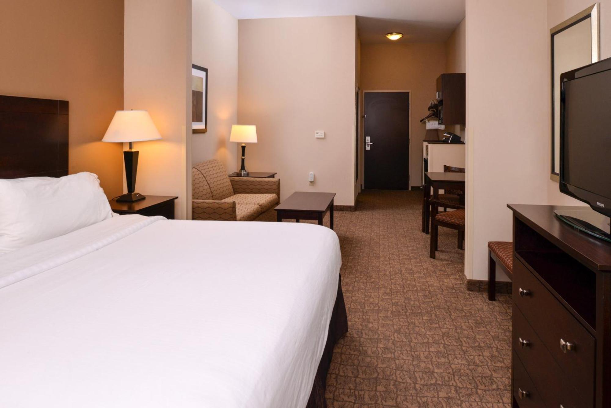 Holiday Inn Express & Suites Fairmont By Ihg Exteriör bild